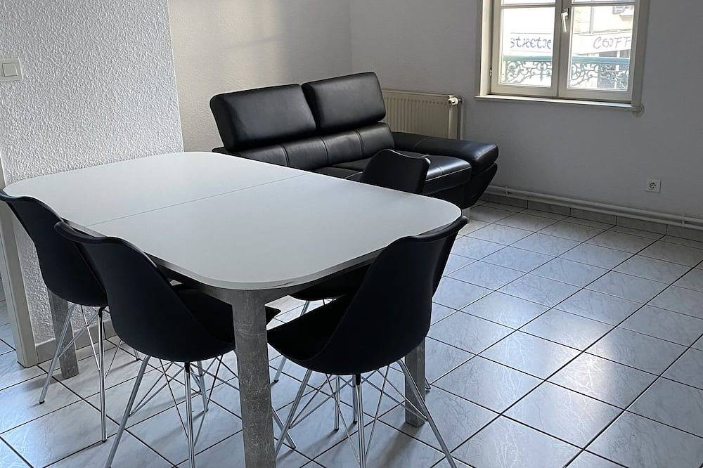 Ganze Wohnung, Lakefront apartment and walks in Rives, Isère