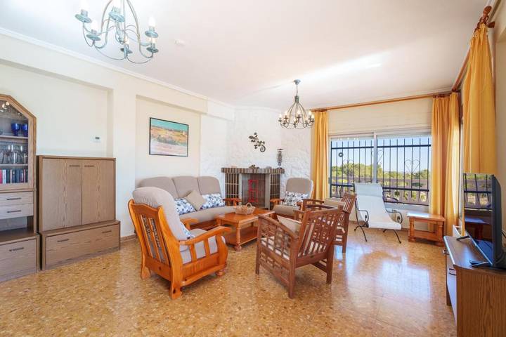 Location de vacances pour 6 personnes, avec piscine ainsi que vue et jardin, animaux acceptés à Bétera - 4