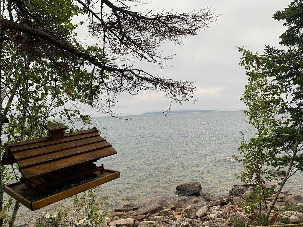 Rustic Cabin sitting on the Edge of Lake Superior with an Outdoor Sauna in Alger County