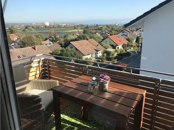 Hel lejlighed, Haus Am Apfelweg – 'Topaz' Apartment with Lake View, Balcony, and Wi-Fi in Kippenhausen, Immenstaad am Bodensee