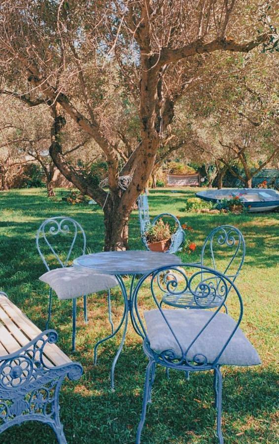 Chambre d’hôte pour 4 personnes, avec piscine et jardin ainsi que vue et terrasse à Oristano - 3