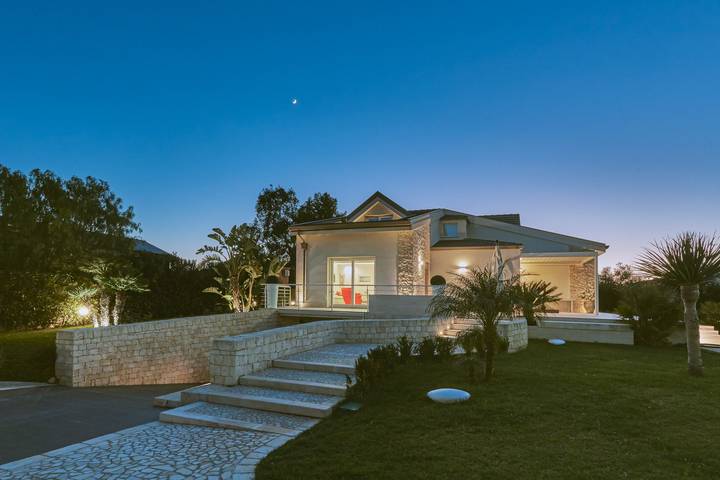 Villa Giame heated pool - Villa Giame in Pozzallo, Provincia de Ragusa