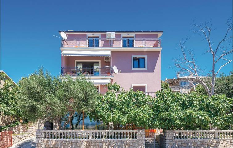 Gîte pour 7 personnes, avec terrasse à Novi Vinodolski - 3