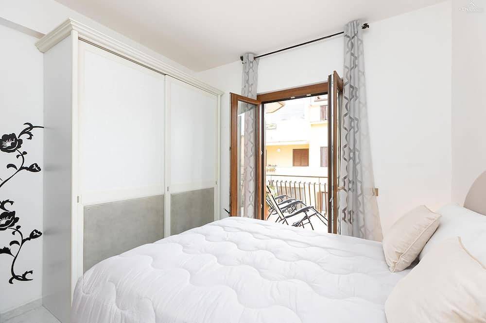 Entire apartment, Apartment in Via Genova in Ladispoli a few steps from the sea and train station in Ladispoli, Rome Province