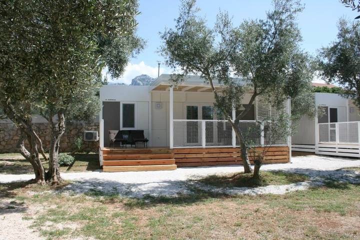 Camping für 6 Personen, mit Terrasse und Garten sowie Ausblick in Starigrad