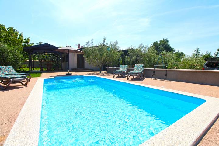 Ferienhaus für 4 Personen mit Terrasse in Valtura, Südküste Istrien