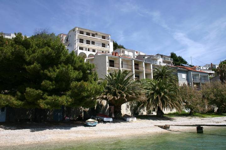 Ganze Wohnung, Apartment direkt am Strand in Stanici in Stanici, Omis-Riviera