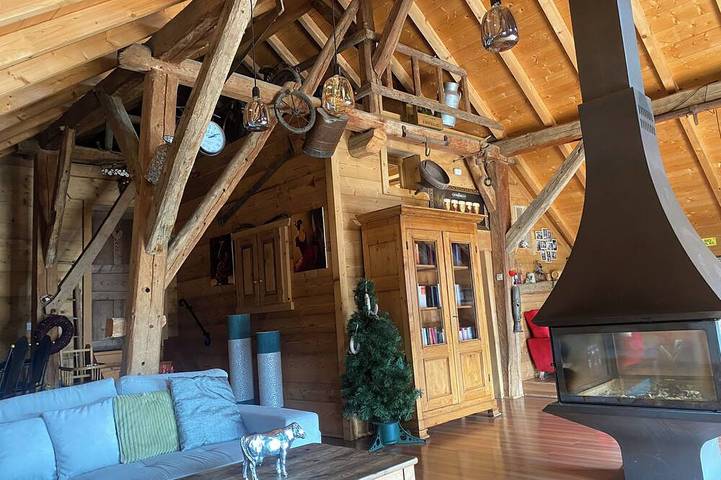 Gîte pour 14 personnes, avec Balcon ainsi que Jacuzzi et Jardin à Le Bouchet-Mont-Charvin