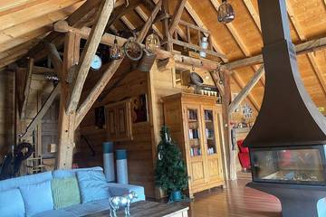 Gîte pour 14 personnes, avec balcon ainsi que jardin et jacuzzi à Le Bouchet-Mont-Charvin