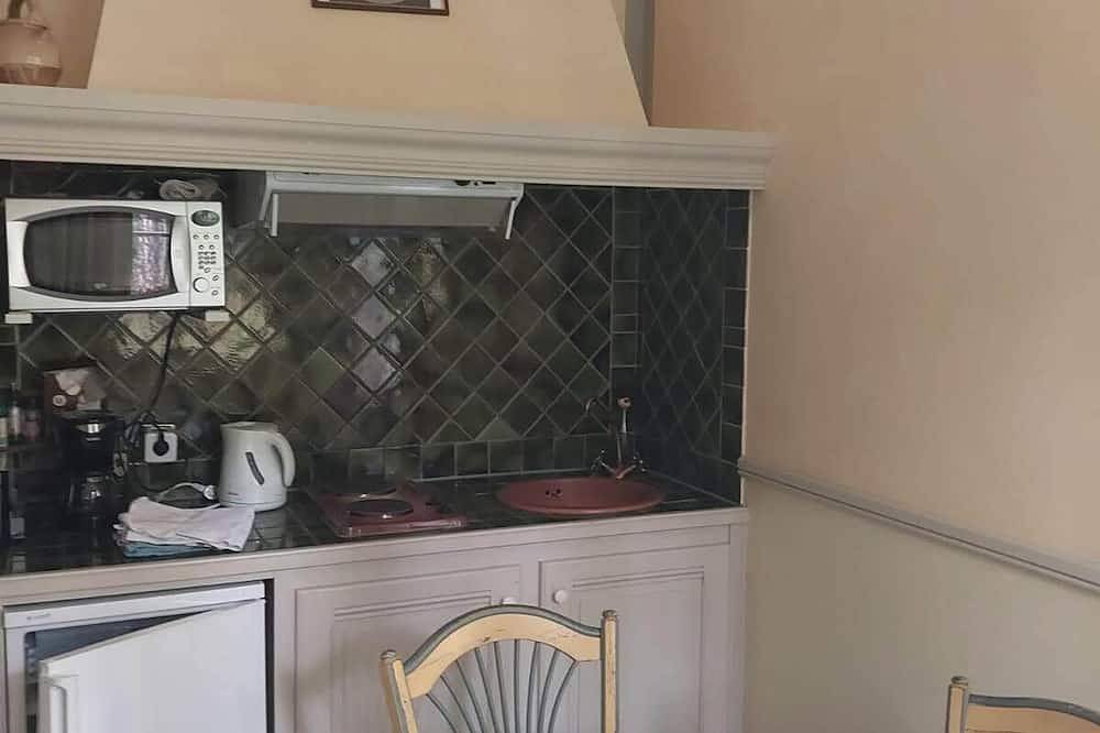 Château des Gipieres,à côté des thermes de Montbun, et du centre bien être. <br> in Montbrun-les-Bains, Région de nyons