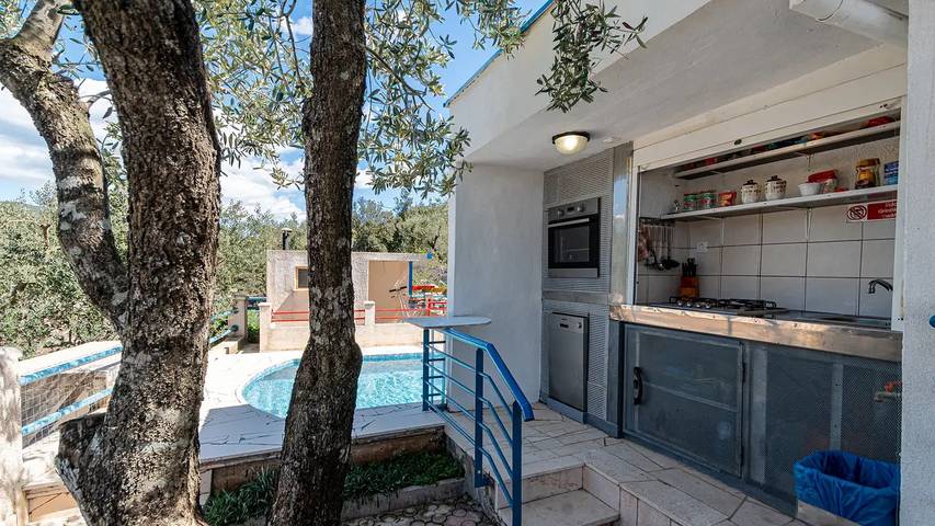 Ferienhaus für 4 Personen, mit Terrasse und Pool - 1