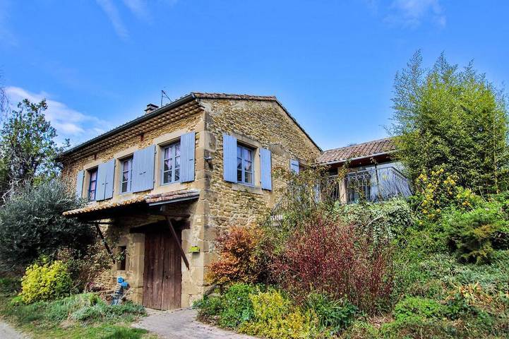 Location de vacances pour 5 personnes, avec jardin à Montoison