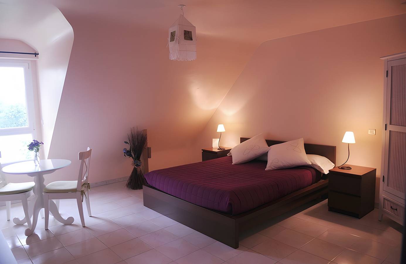 Chambre d’hôtes « Bleùenn er Wern » avec terrasse et jardin partagés, Wi-Fi in Locoal-Mendon, Côte des Mégalithes