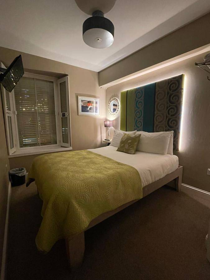 7 Boutique Hotel in Eyre Square, Galway
