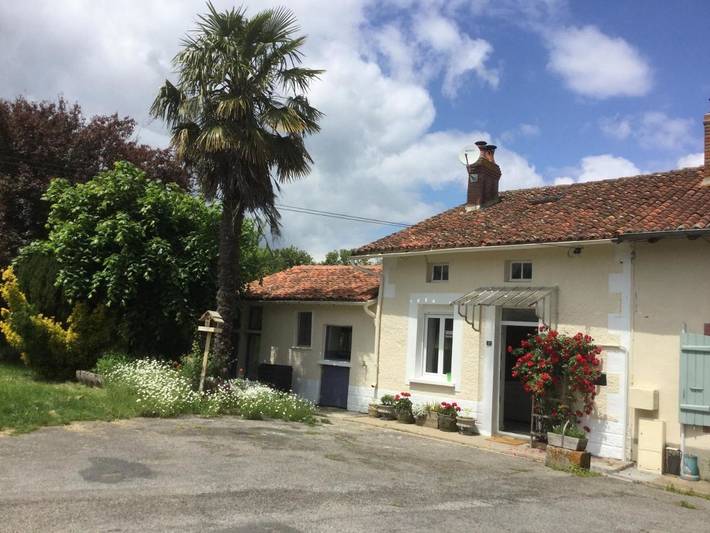 Maison de vacances pour 6 personnes, avec piscine ainsi que jardin et vue, animaux acceptés