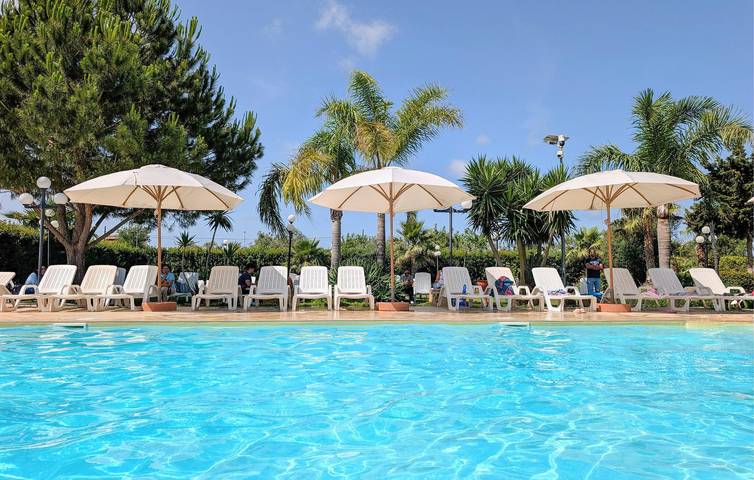 Gîte pour 3 personnes, avec Terrasse et Piscine à Marsala