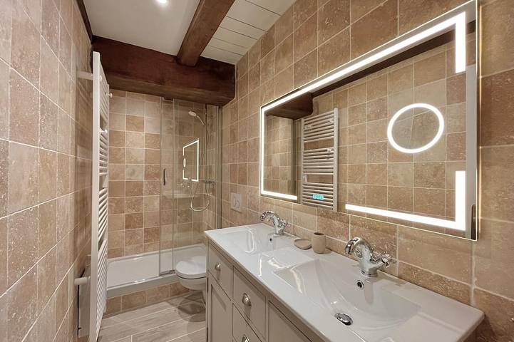 Location de vacances pour 6 personnes, avec jardin et sauna ainsi que jacuzzi et terrasse à Plougonven - 4