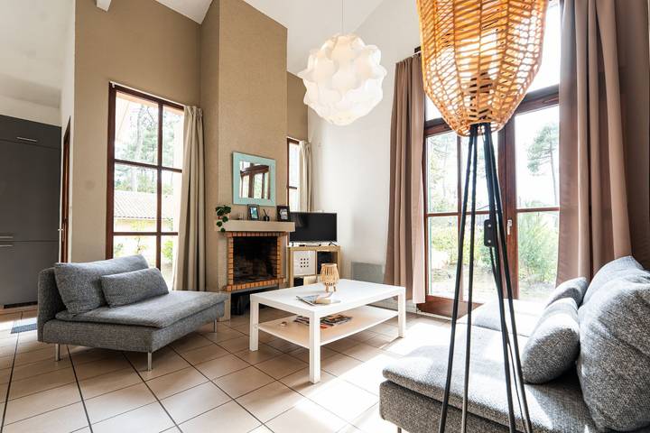 Location de vacances pour 4 personnes, avec bassin pour enfant et piscine ainsi que terrasse et jardin, adapté aux familles à Salles - 2