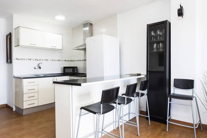 Appartement entier, Appartement de vacances pour 3 personnes avec balcon in Playa San Juan, Guía de Isora