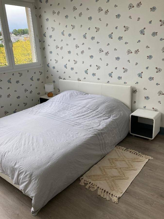 Appartement entier, Apartment with Balcony in Vire Normandie, Région de Vire