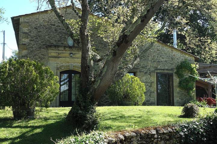 Gîte pour 8 personnes, avec jardin et terrasse à Saint-Vincent-de-Pertignas