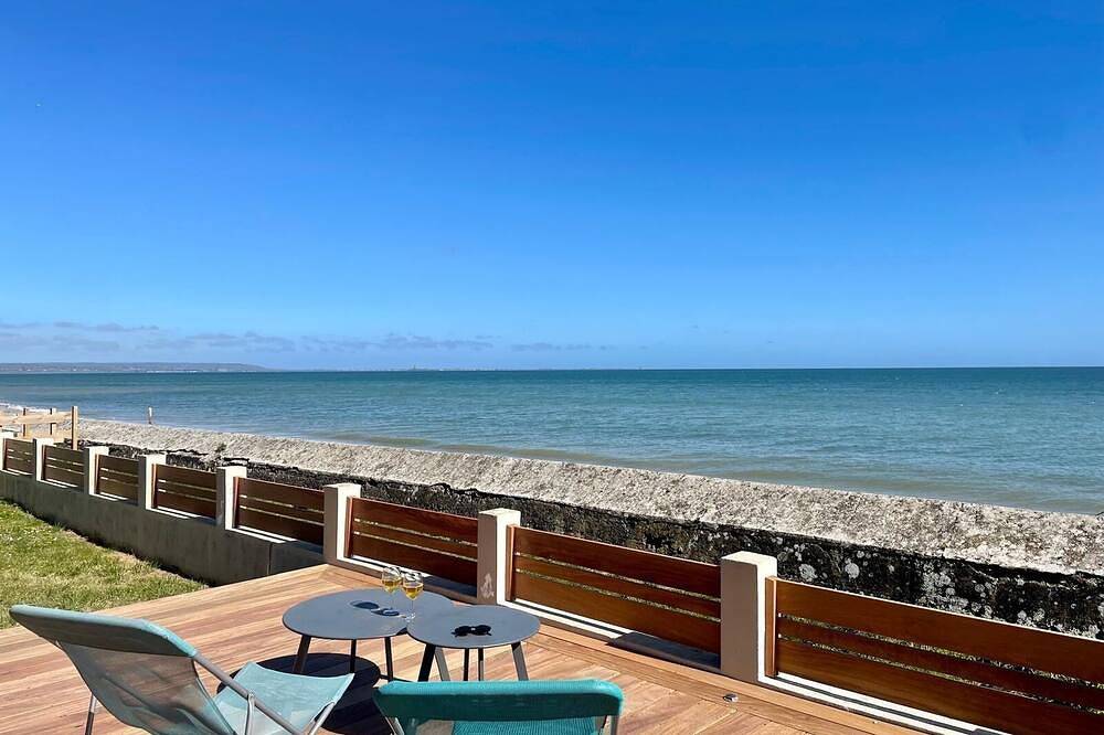 Villa - La Maison de la mer Maison entièrement rénovée en front de mer. in Quinéville, Région de Cherbourg