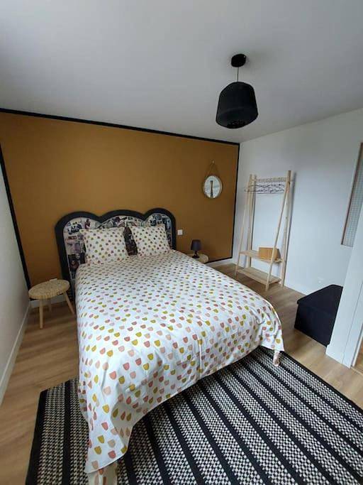 Gîte pour 2 personnes, avec Balcon et Terrasse ainsi que Jardin et Vue à Charnay-lès-Mâcon