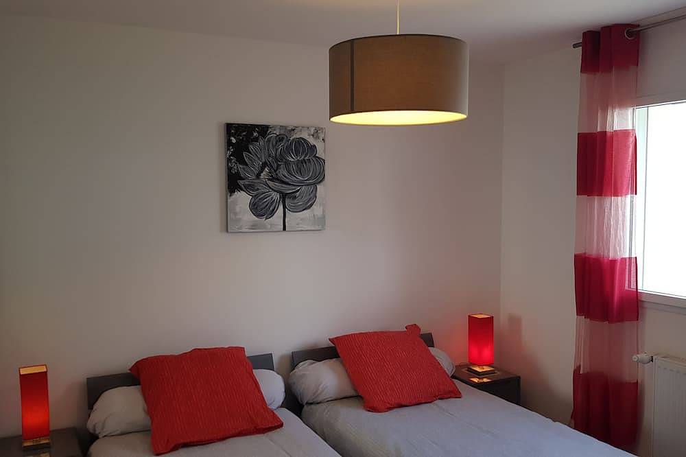 Appartement entier, Apartment T3 Petite vue mer à 150 mètres de la plage. in Bénodet, Côte de Cornouaille