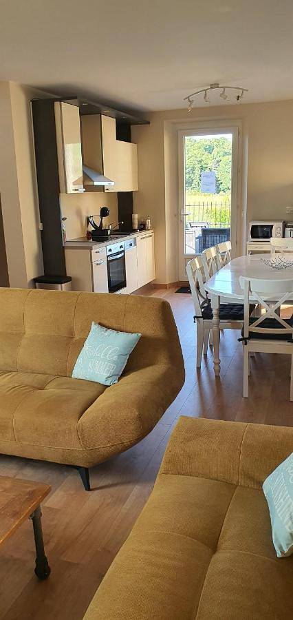 Location de vacances pour 8 personnes, avec sauna et jardin ainsi que jacuzzi et piscine, adapté aux familles à Canisy - 4