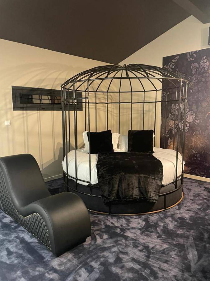 Gîte pour 2 personnes, avec jardin ainsi que sauna et jacuzzi à Vernet - 4