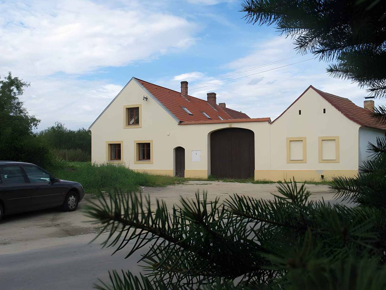 Ganze Ferienwohnung, Ferienwohnung mit Außenpool am Hof  in Ponědraž, Neuhaus und Umgebung