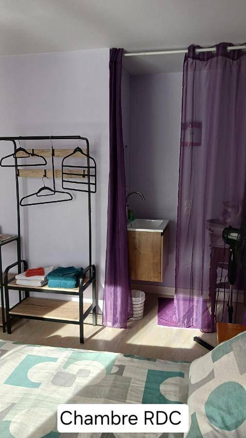 Location de vacances pour 3 personnes, avec terrasse et vue ainsi que piscine et jardin, animaux acceptés à Arvert - 3