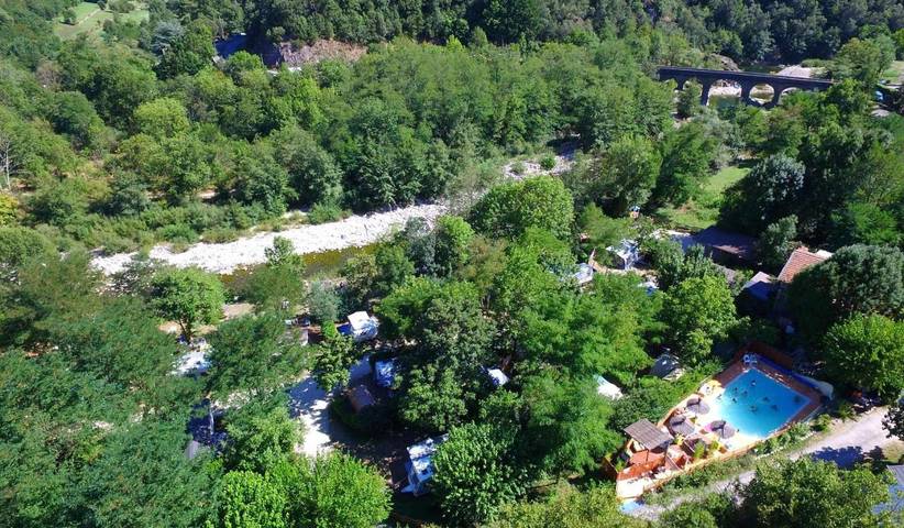 Location de vacances pour 4 personnes, avec piscine ainsi que sauna et terrasse, animaux acceptés à Meyras - 4