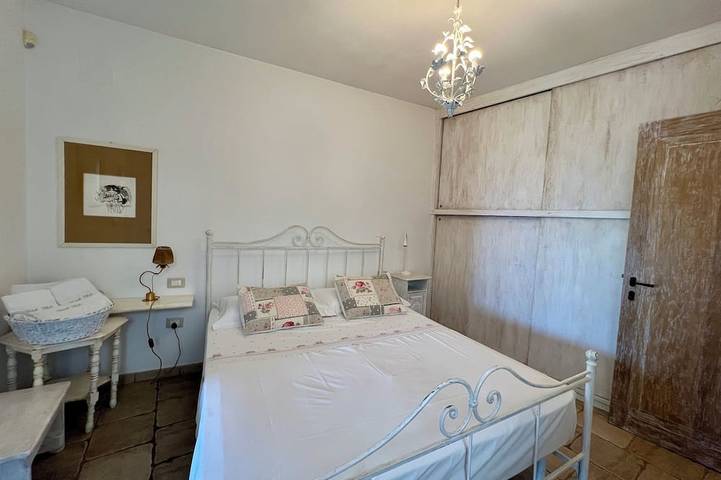 Appartement entier, Ostuni Green Hills App. 2 - Vue panoramique, charme, veranda e jacuzzi partagé in Ostuni, Salento