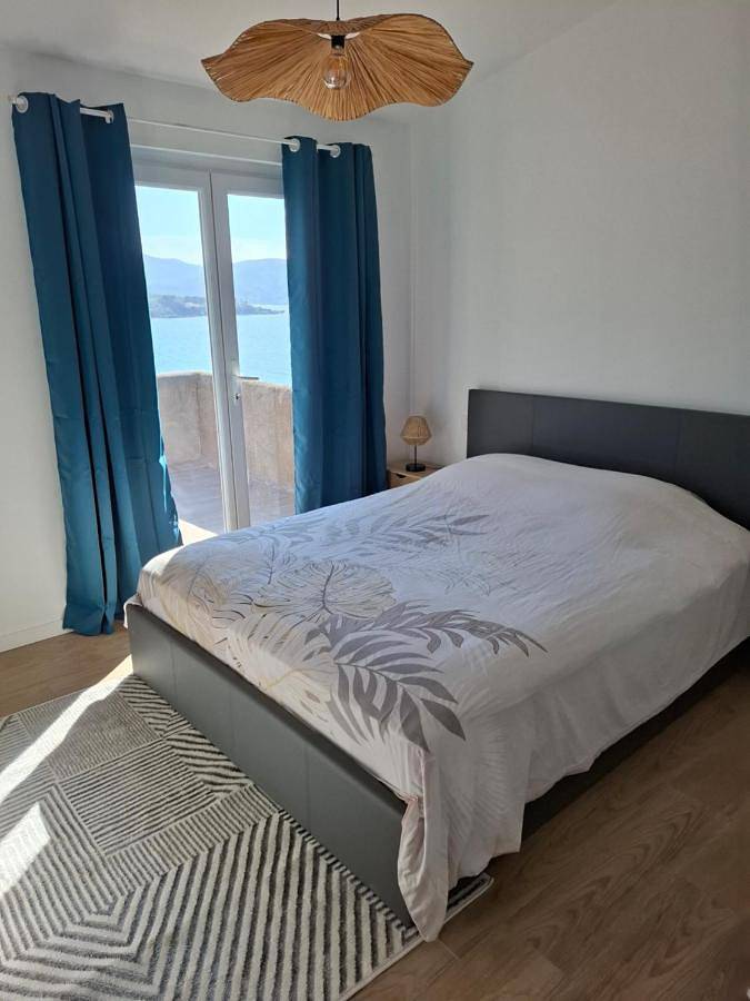 Gîte pour 4 personnes, avec vue et terrasse dans Plage du Ruppione - 2