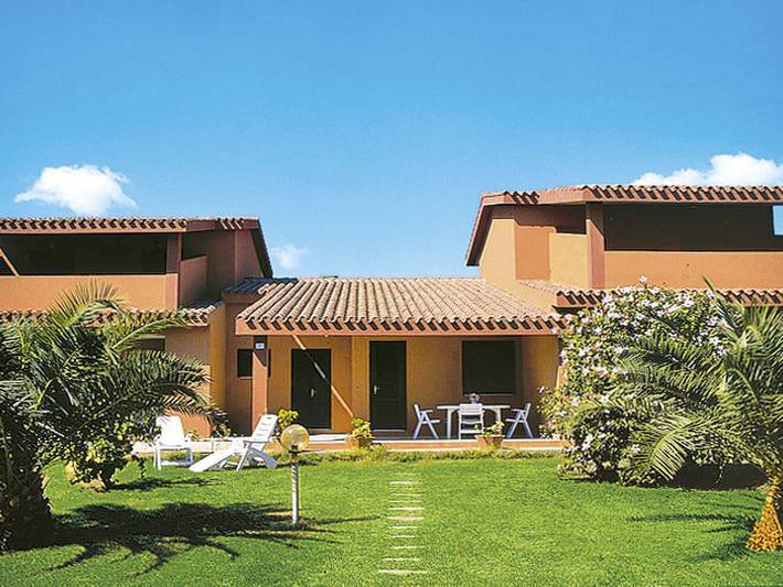 Ferienwohnung für 6 Personen, mit Balkon und Balkon/Terrasse sowie Terrasse und Garten in Costa Rei