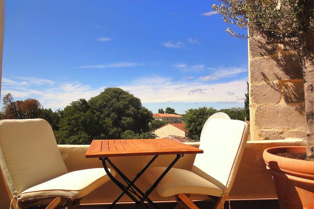 Ganze Wohnung, Ruhige Terrasse mit Aussicht, 80m² Design in Uzès Altstadt, 2 Schlafz., Parkpl. in Uzès, Nimes und Umgebung