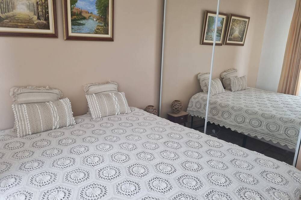 Ganze Wohnung, 1 -living 2-bedroom south-facing apartment in quiet residence near train station in Saint-Paul-lès-Dax, Dax und Umgebung
