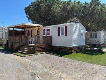 Camping pour 6 personnes, avec piscine ainsi que terrasse et bassin pour enfant, adapté aux familles à Canet-en-Roussillon