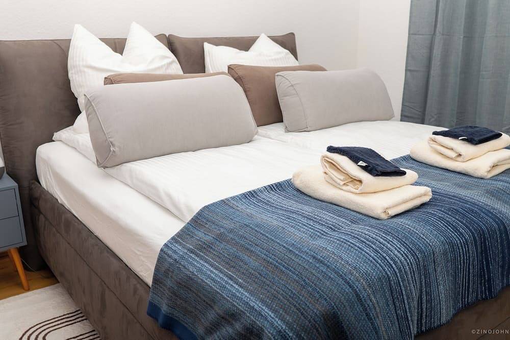 Ganze Wohnung, Taros Home -der Wohlfühl Oase mit Balkon, Coffee, 3 Betten und Homeoffice Platz in Herrenberg, Nordschwarzwald