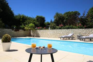 Chambre d’hôte pour 2 personnes, avec piscine et jardin dans Sottevast