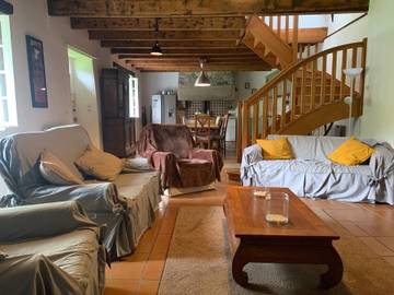 Gîte pour 10 personnes, avec jardin, animaux acceptés à Plounérin