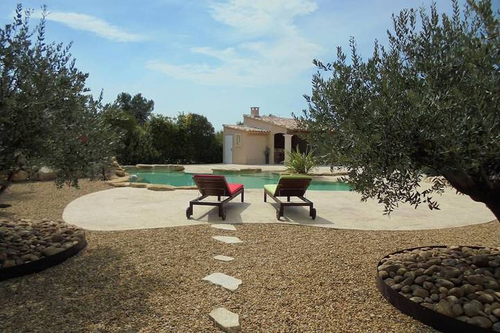Gîte pour 4 personnes, avec piscine ainsi que jardin et balcon - 1