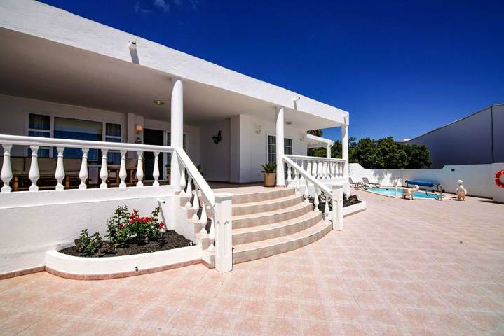 Casa rural para 6 personas, con vistas además de terraza y piscina en San Bartolomé - 2