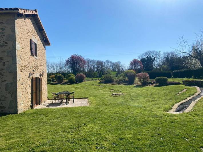 Location de vacances pour 6 personnes, avec jardin à Secondigny - 3