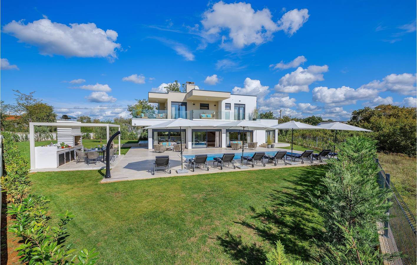 Holiday home for 8 people with terrace in Grad Poreč, Porec region