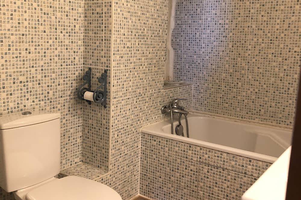 Maison Ancienne Avec son Jardin Privatif in Le Havre, Le Havre region