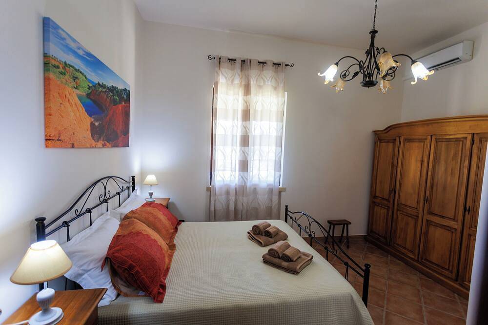 Villa Cisura Ranne - 2 km from the sea with a private heated pool in Diso, Lecce Provinz