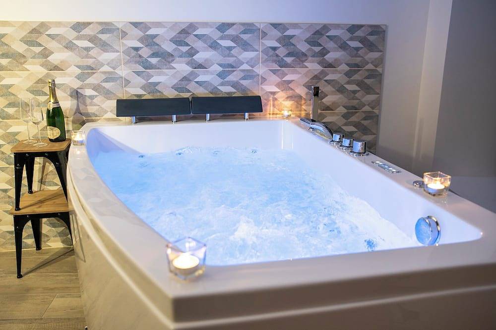 Entire apartment, Privatization: 2 Spa & Sauna Suites in Chablis in Chablis, Auxerre region