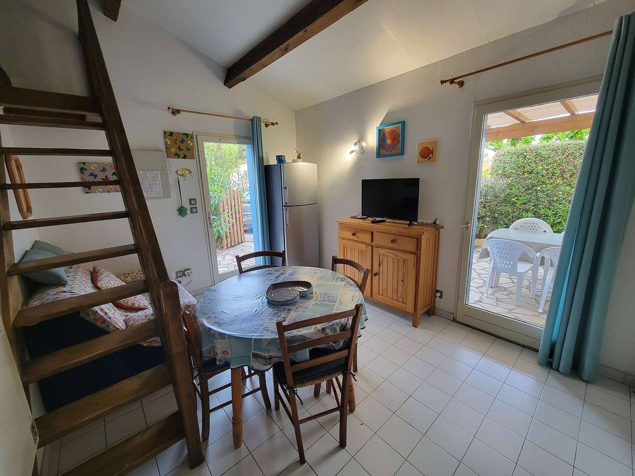 Appartement de vacances entier, Jolie maison d'angle, belle terrasse,  4 couchages, a 400 m de la mer a  Portiragnes Plage in Portiragnes Plage, Portiragnes